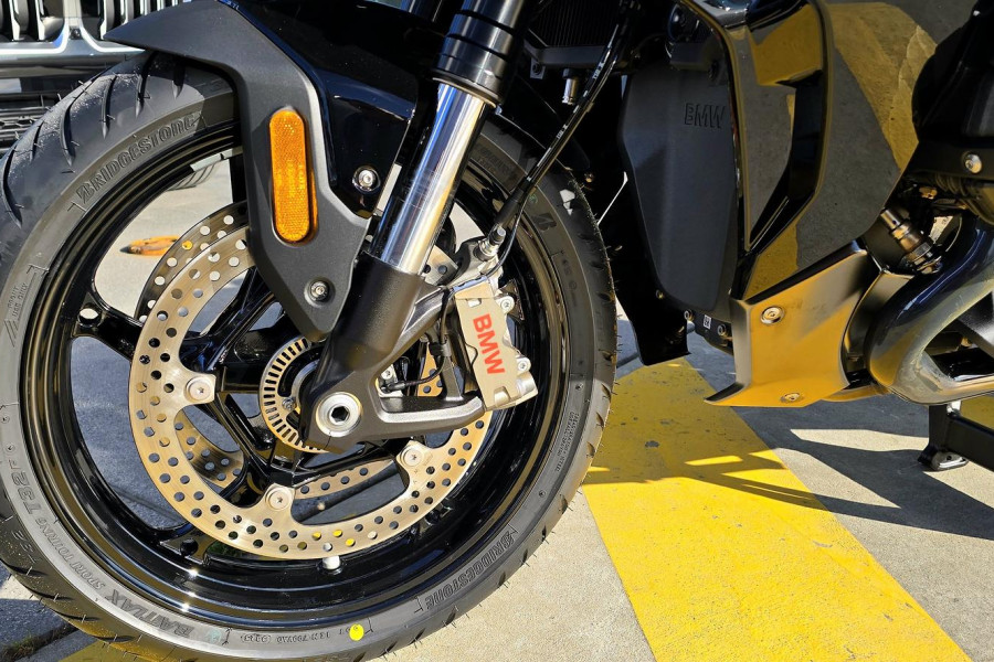 2026 BMW R 1300 RS Triple Black R 1300