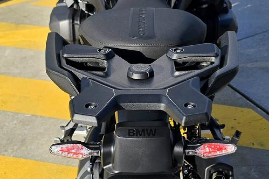 2026 BMW R 1300 RS Triple Black R 1300