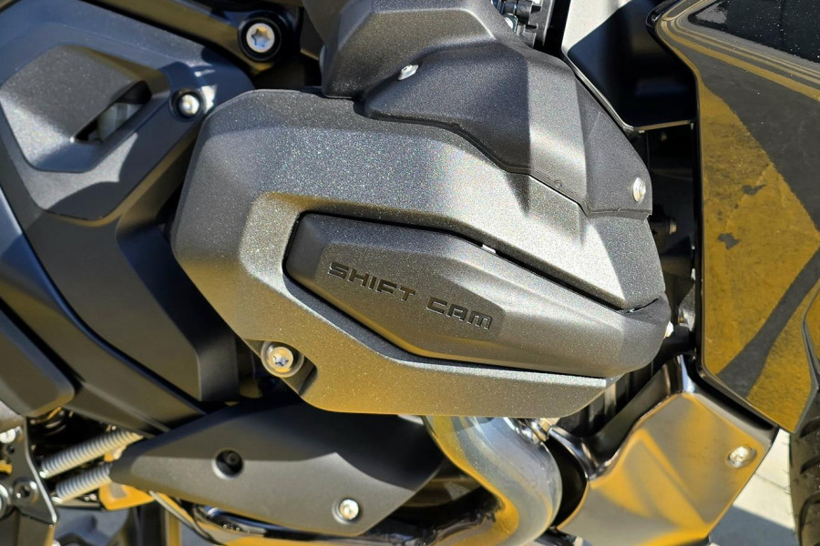 2026 BMW R 1300 RS Triple Black R 1300