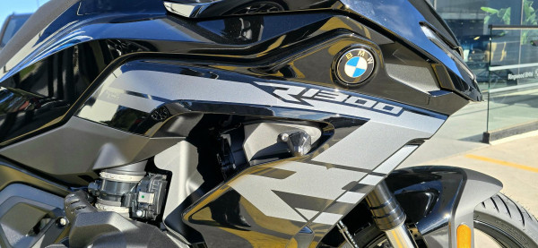 2026 BMW R 1300 RS Triple Black R 1300 image 8