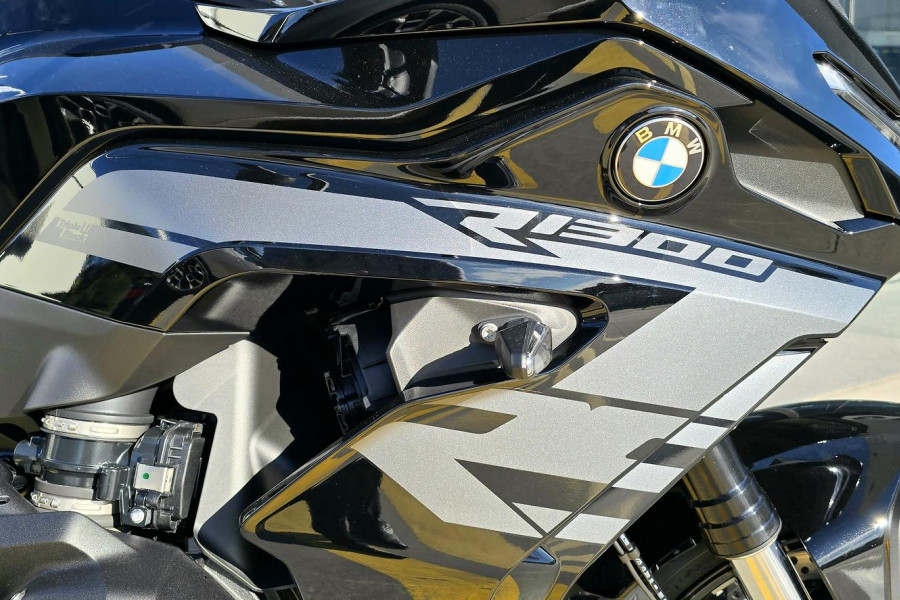 2026 BMW R 1300 RS Triple Black R 1300