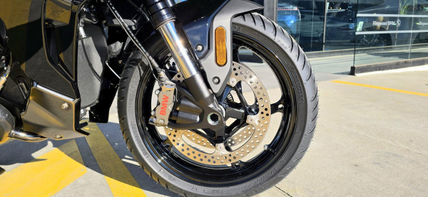 2026 BMW R 1300 RS Triple Black R 1300 image 9