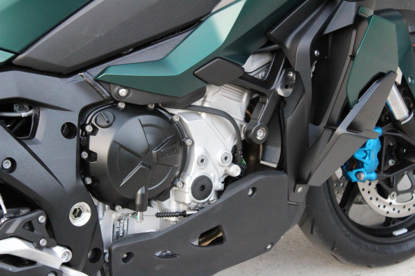 2026 BMW M 1000 XR M 1000 image 18