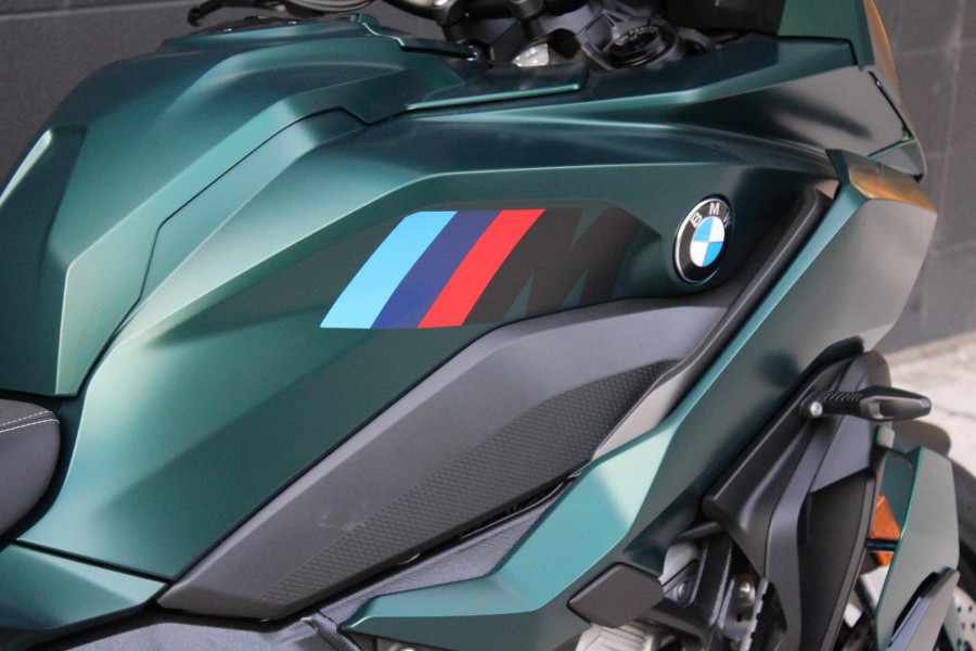 2026 BMW M 1000 XR M 1000