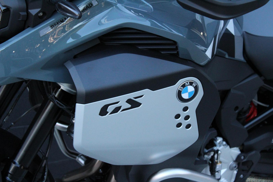 2026 BMW F 900 GS Adventure Ride Pro F 900