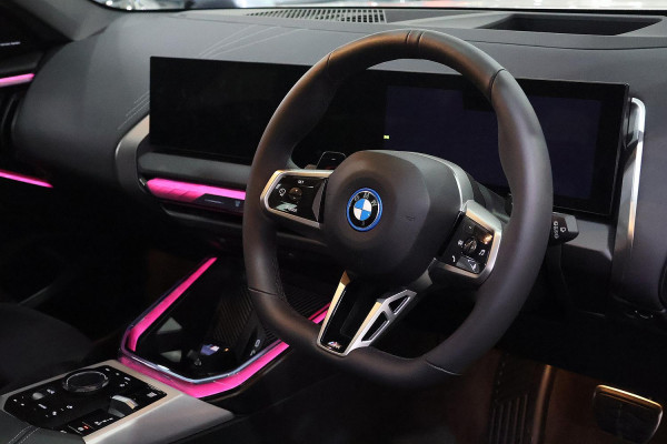 2025 BMW X3 G45 30e xDrive SUV image 11