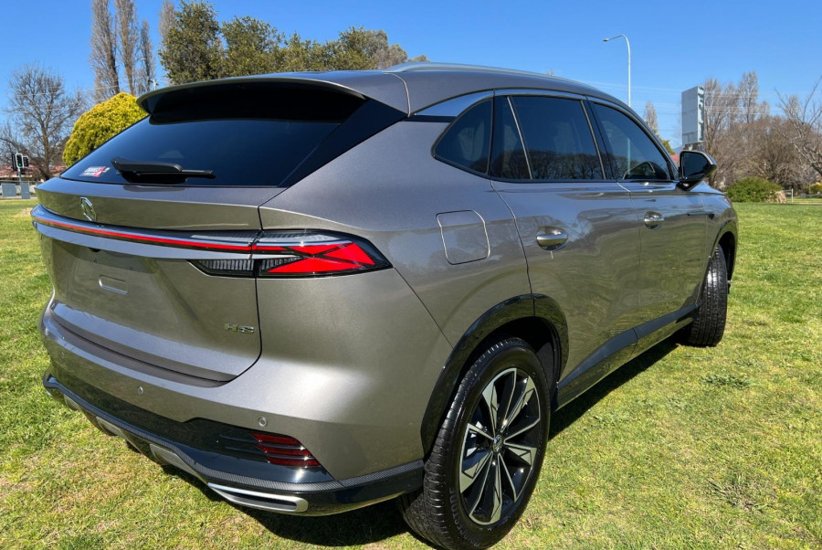 2024 MY24.5 MG HS AS33 Essence SUV Image 7