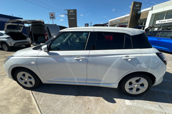 2025 Suzuki Swift Hybrid UZ Hybrid Plus Hatch Image 6