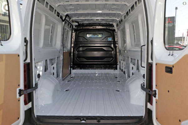 2026 Renault Master XDD  Van Image 14
