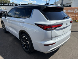 2022 Mitsubishi Outlander ZM Exceed Tourer SUV image 11