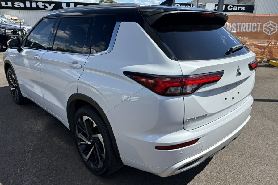 2022 Mitsubishi Outlander ZM Exceed Tourer SUV Image 11