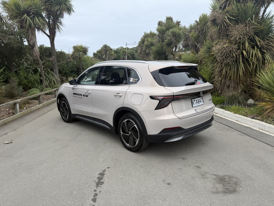 2026 MG MGS5 EV ZS3EM Essence 49 SUV Image 3