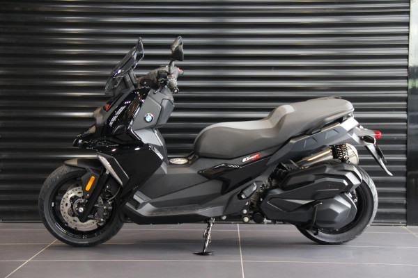 2025 BMW C 400 X ion C 400 image 3