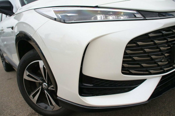 2024 MY24.5 MG HS AS33 Vibe SUV Image 2