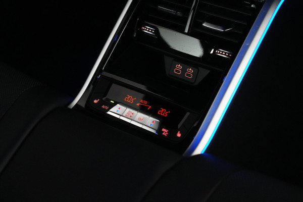 2021 BMW M8 Competition Coupe Image 41