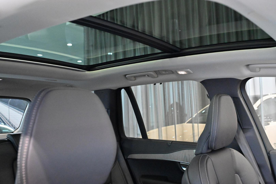 2024 MY25 Volvo XC90 L Series Ultra T8 Plug-In Hybrid SUV Image 11