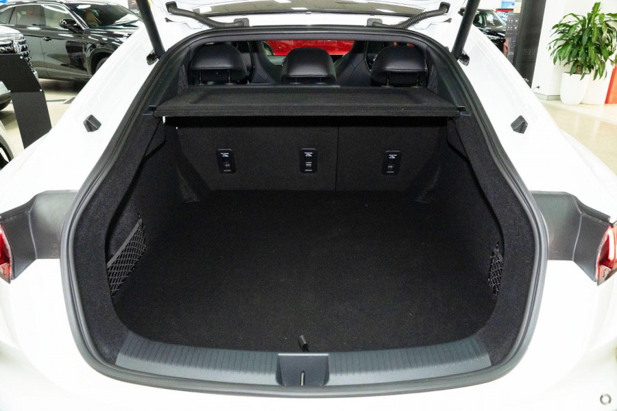 2025 MG MG7  Essence Sedan Image 9