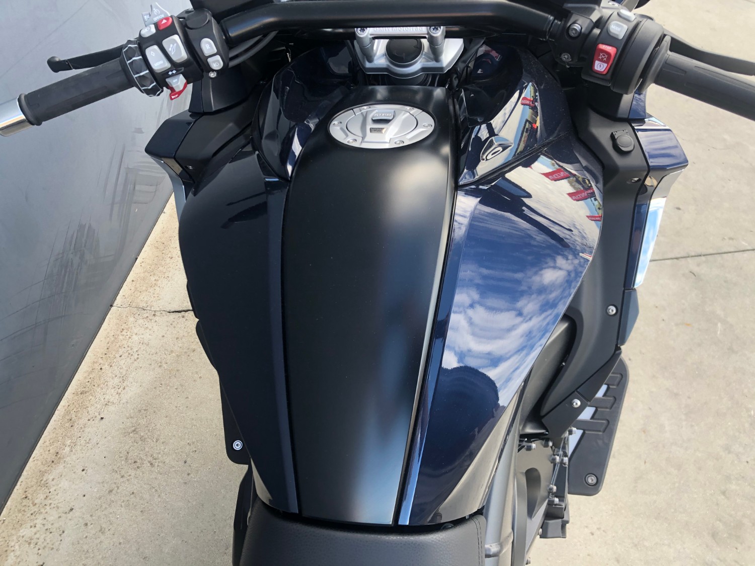 2019 BMW K1600 B Deluxe Motorcycle Image 24
