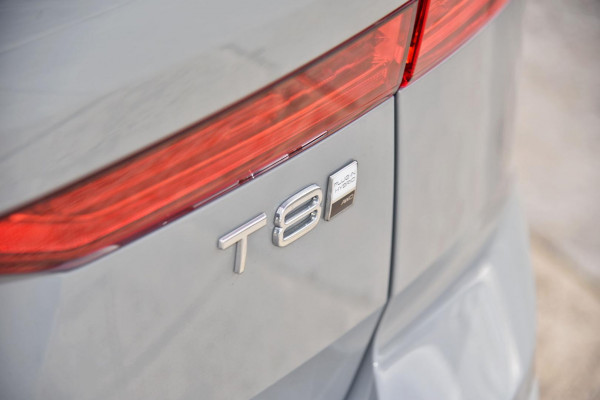2025 Volvo XC60 UZ Plus T8 Plug-in Hybrid SUV Image 19