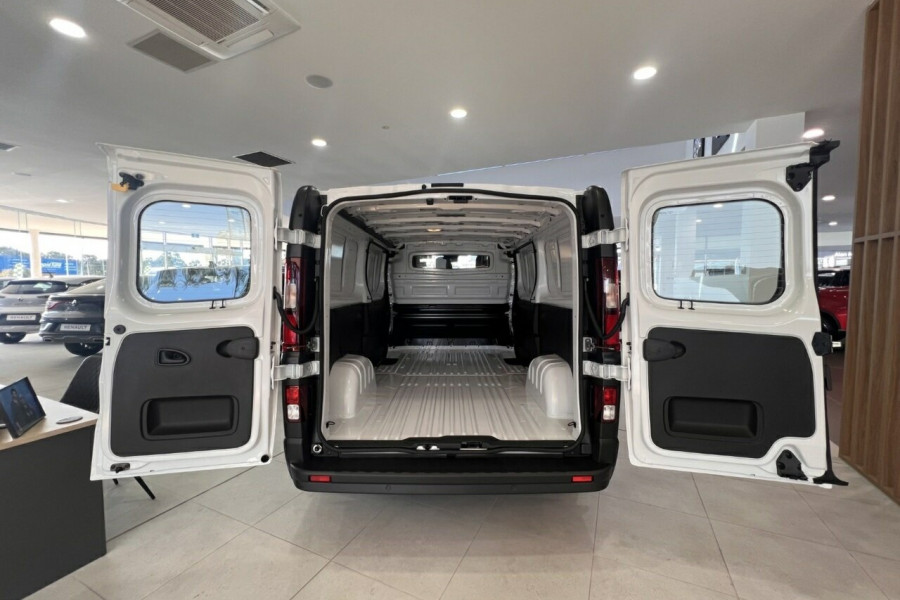 2024 Renault Trafic X82 Pro Van Image 23