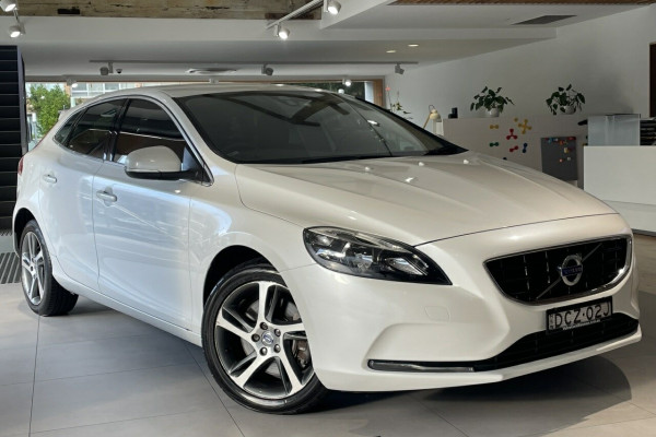 2016 Volvo V40 M Series MY16 T3 Adap Geartronic Kinetic Hatch