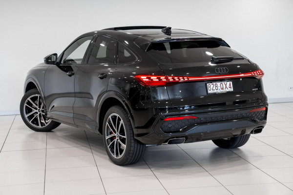 2026 Audi Q5 e-hybrid 270kW SUV image 2