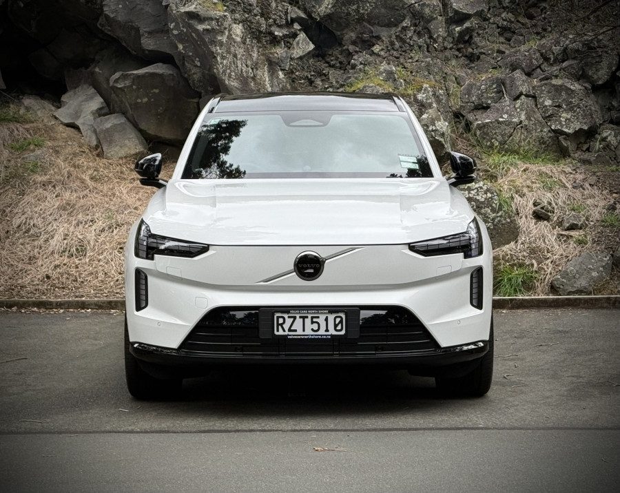 2026 Volvo EX90 No Series Ultra Twin Motor Performance SUV Image 2