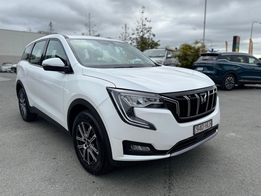 2025 Mahindra XUV700  AX7L SUV Image 6