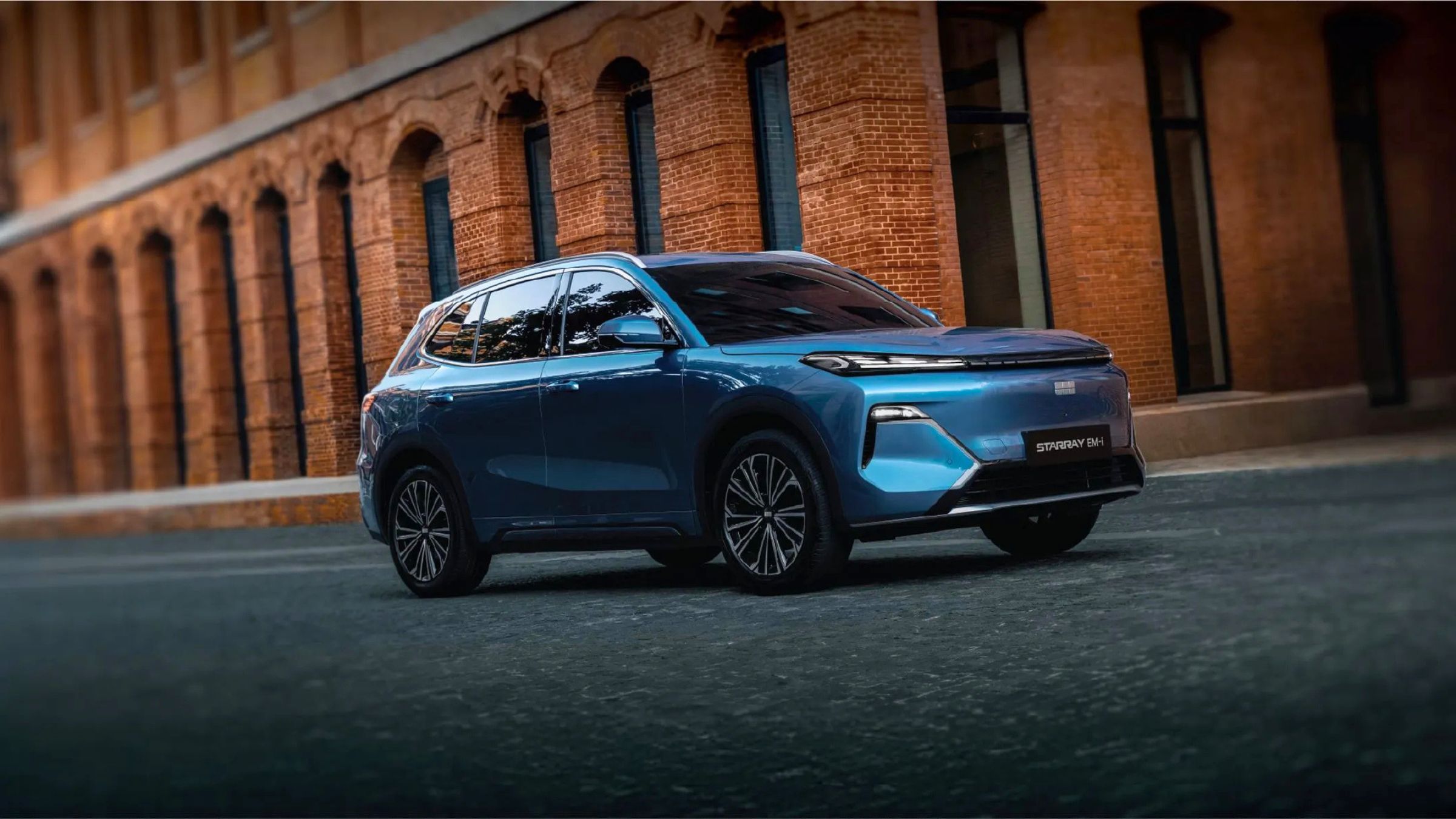 Electric Hybrid SUV  STARRAY EM-i With 1.4L 100km1 Fuel Efficiency and up to 136km1 Pure Electric Range.