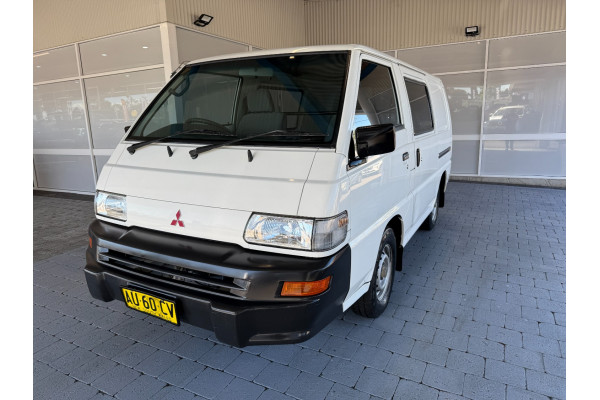 2008 Mitsubishi Express Van