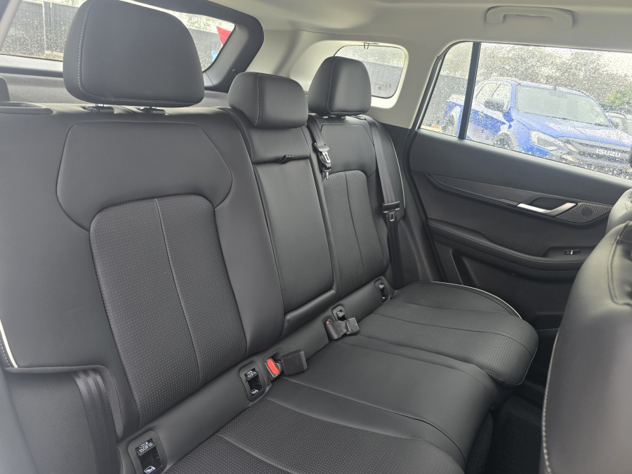 2026 Jaecoo J5  Summit SUV Image 28