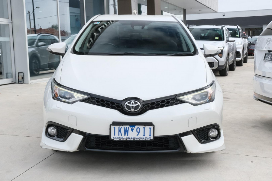 2017 Toyota Corolla ZRE182R ZR Hatch Image 3