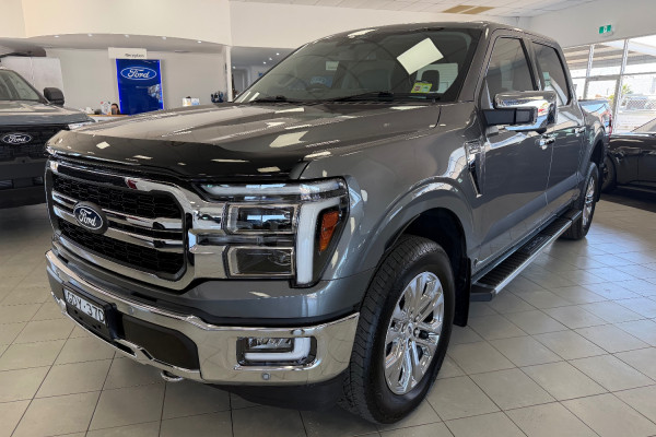 2024 Ford F-150  Lariat Dual Cab Image 3