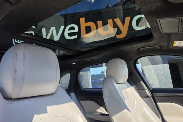 2016 MY17 Jaguar F-PACE X761 First Edition SUV Image 18