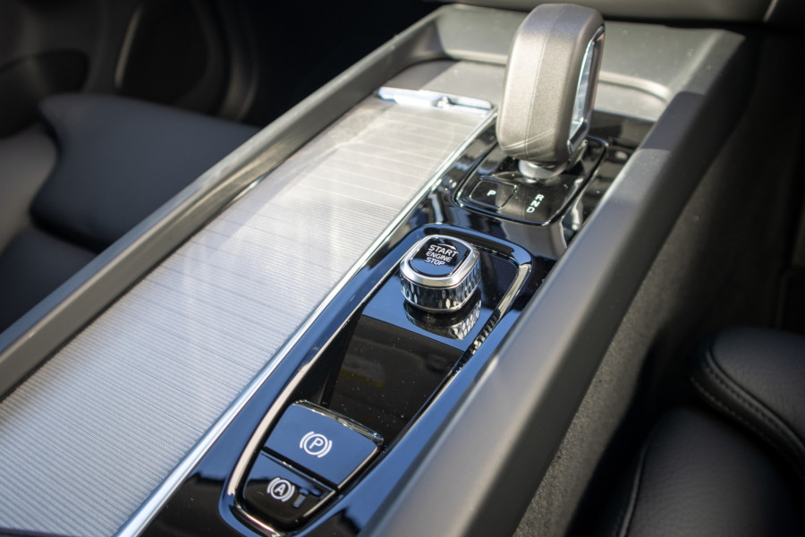 2025 Volvo XC60 UZ Plus B5 SUV Image 9