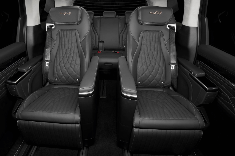 2ND ROW CAPTAINS CHAIRS Image