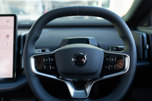 2026 Volvo EX30  Single Motor Extended Range Ultra SUV Image 29