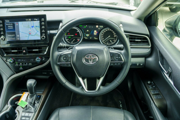 2021 Toyota Camry AXVH70R SX Sedan Image 9