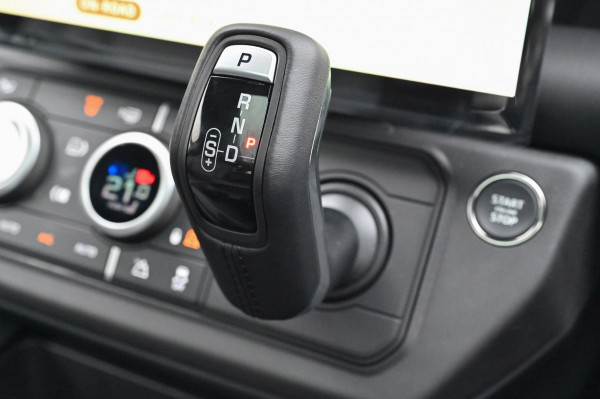 2026 Land Rover Defender L663 110 D350 X-Dynamic HSE SUV image 18
