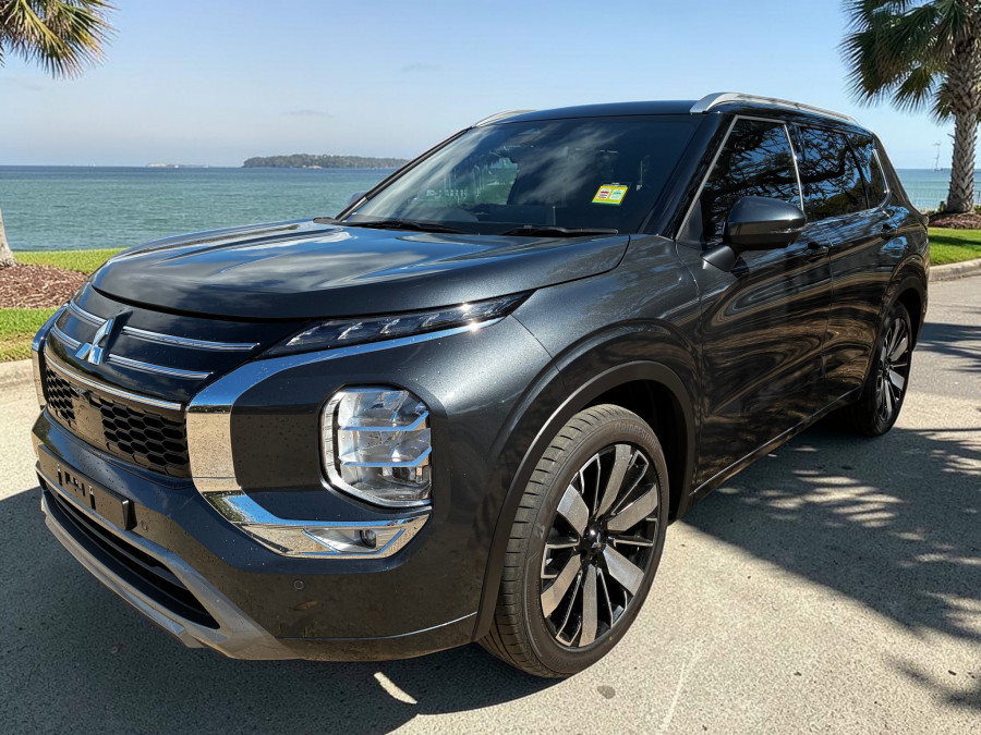 2025 Mitsubishi Outlander ZM Exceed Tourer SUV Image 3