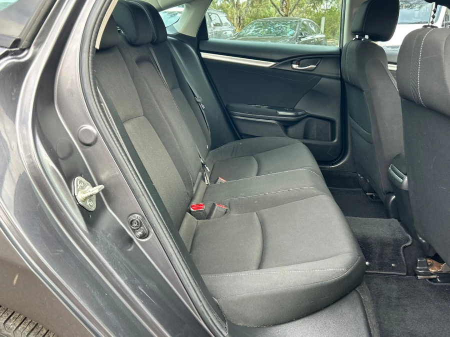 2018 Honda Civic 10th Gen VTi-L Sedan Image 14