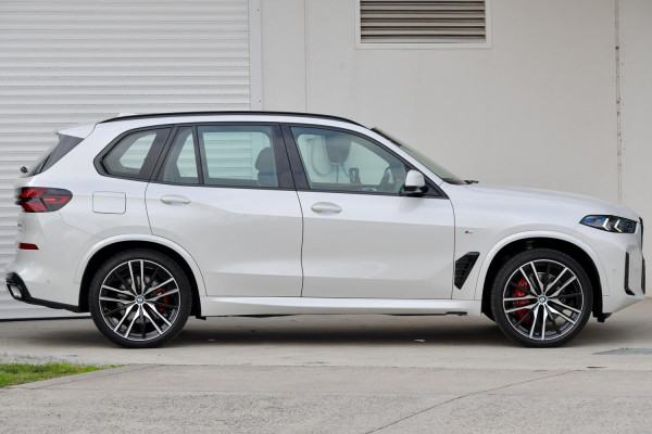 2025 BMW X5 G05 LCI xDrive40i M Sport SUV image 3