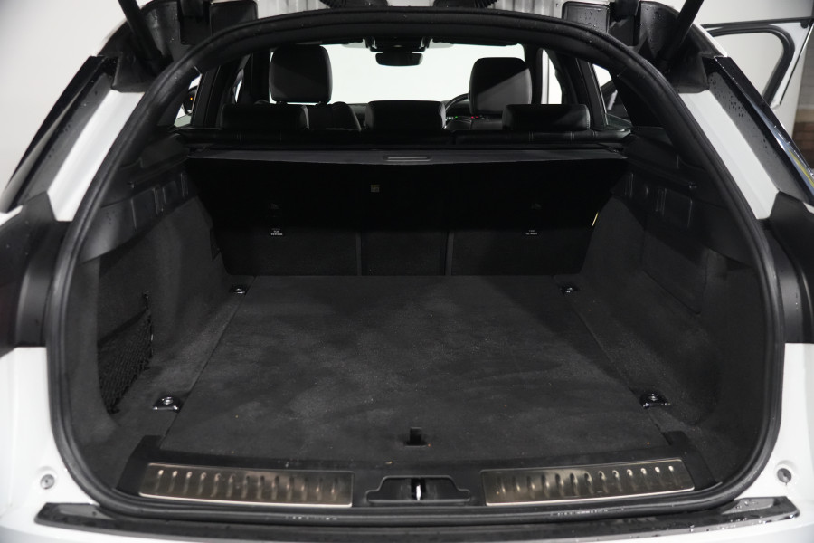 2022 Land Rover Range Rover Velar L560 P250 R-Dynamic SE SUV