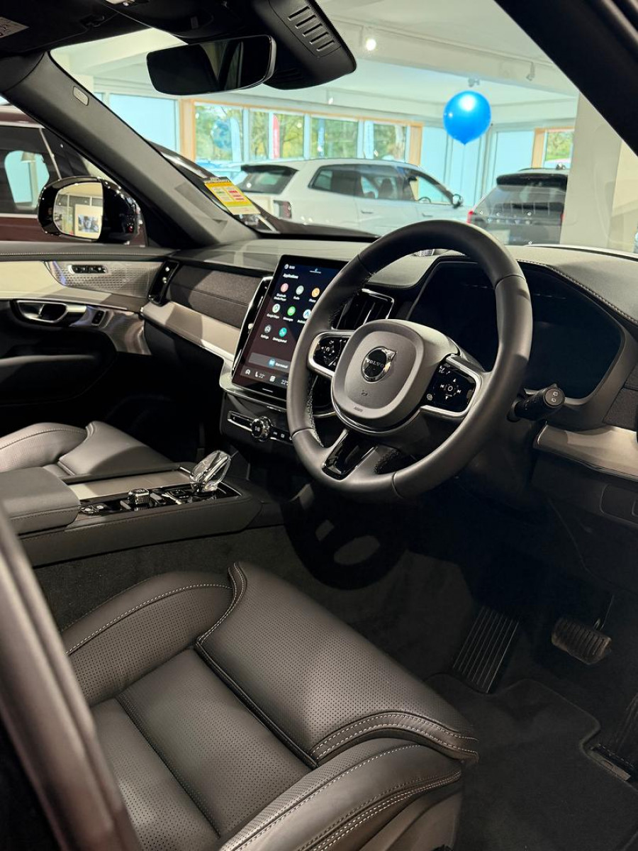 2026 Volvo XC90 L Series Black Edition SUV Image 7