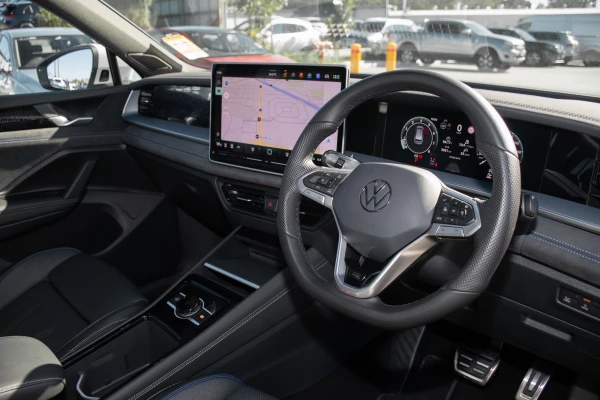 2025 MY26 Volkswagen Tayron R4 195TSI R-Line SUV Image 6