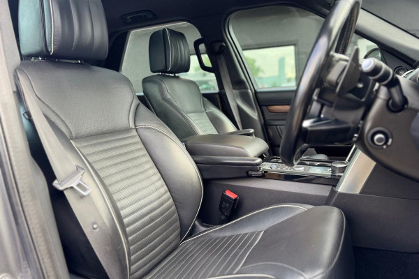 2018 Land Rover Discovery Series 5 HSE Luxury SUV Image 14