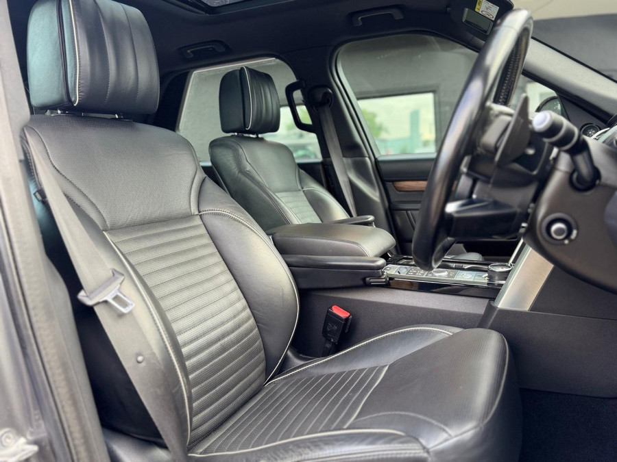 2018 Land Rover Discovery Series 5 HSE Luxury SUV Image 14