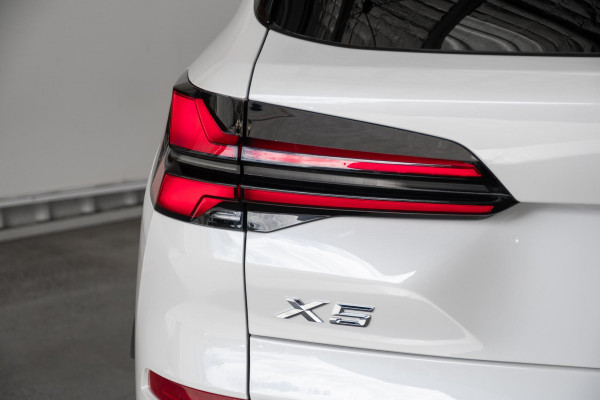 2025 BMW X5 G05 LCI xDrive30d M Sport SUV image 24