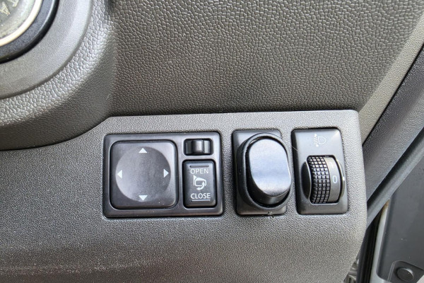 2010 Nissan Navara D40 ST-X Ute Image 25