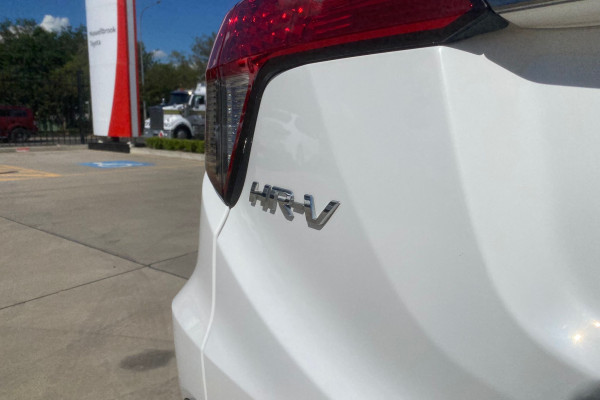 2019 Honda HR-V  VTi SUV Image 21